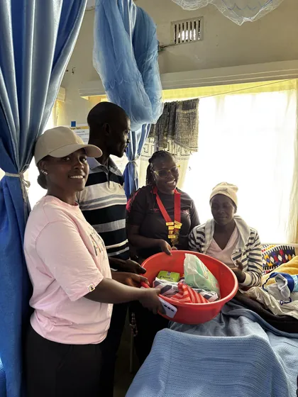 Distributing mother packs around the ward